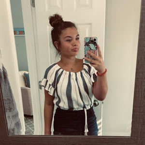 Meet your Posher, Laylaa